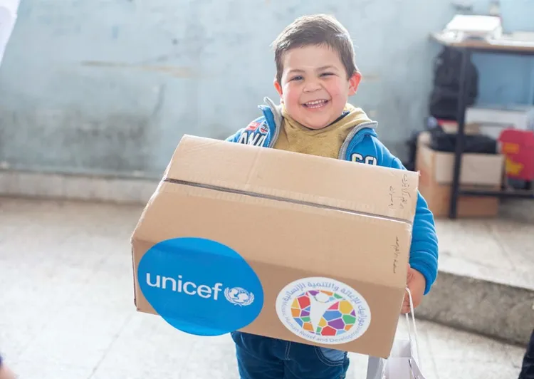 Enfant unicef sac à dos
