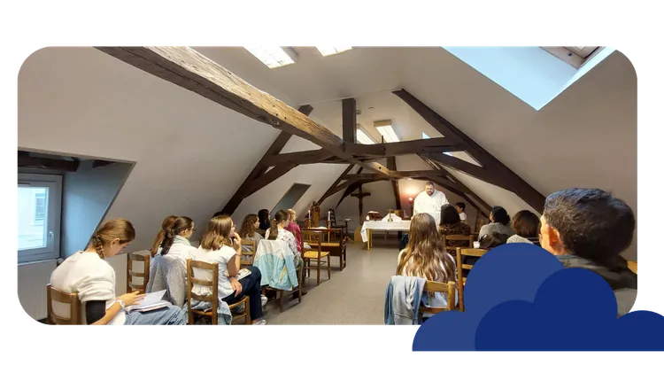 Photo d'un messe célébré par le père Raphaël Rigaud